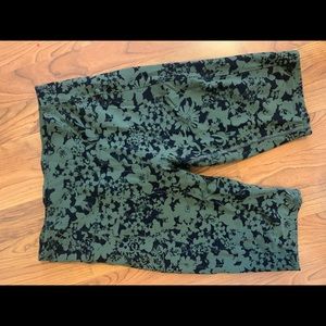 Lululemon size 10 biker shorts